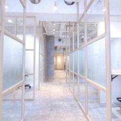 【シェアサロン】EMANON 新宿 | 新宿のヘアサロン