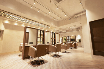 Totia 堀江 | 心斎橋のヘアサロン