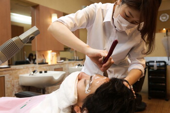 YOSHIZAWA Inc.HAKOZAKI | 日本橋のヘアサロン