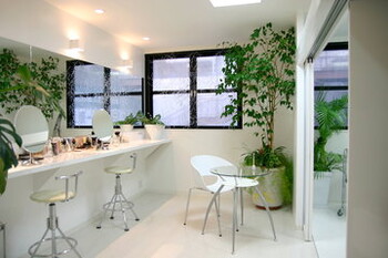 メイクアップスタジオフラウ | 港北ニュータウンのエステサロン メイクアップスタジオフラウ | 港北ニュータウンのエステサロン