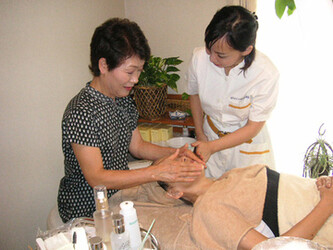 山野愛子どろんこ美容ハッピーサロン | 大宮のエステサロン