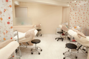 プラスアイ　新宿西口駅前店 | 新宿のアイラッシュ