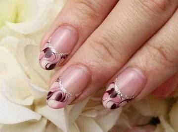 Aby Nail & Eyelash 梅田本店 | 梅田のネイルサロン