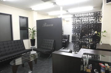 VIOLA ～private Bianca～ | 飯田橋のネイルサロン