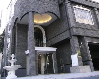 マダム・アルディ | たまプラーザのヘアサロン