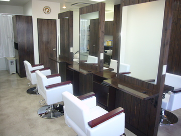 Leaves 与野店 | 与野のヘアサロン