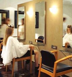 KURASHIGE | 表参道のヘアサロン