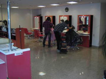 美容室カッツ　川口市 東浦和店 | 浦和のヘアサロン