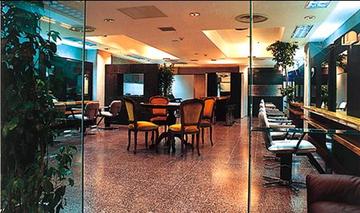 La Mode IWAI 神宮店 | 金山のヘアサロン La Mode IWAI 神宮店 | 金山のヘアサロン