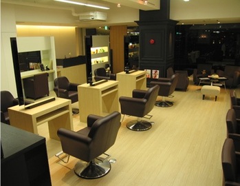 クリスタルマジック 松原店 CRYSTAL MAGIC | 松原のヘアサロン