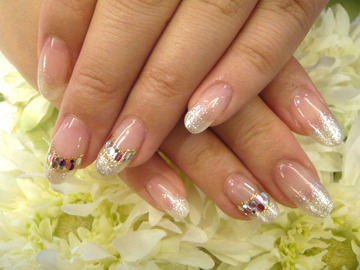 NAIL SALON Decor | 心斎橋のネイルサロン