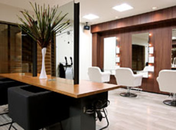 TIARA HAIR MAKE | 大津のヘアサロン