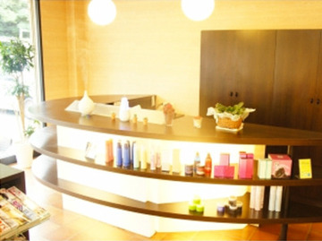 By Eight 野並店 | 御器所のヘアサロン