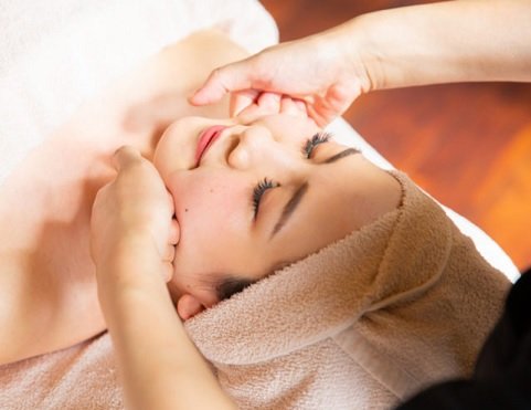 「大人の隠れ家エステ」パウゼ | 焼津のエステサロン