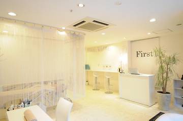 FIRST 大阪心斎橋店 (  眉サロン・メンズエステ ) | 心斎橋のエステサロン