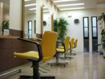 WEST CLUB | 今治のヘアサロン