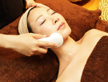 Rebirth ~トータルビューティーサロン~ | 心斎橋のエステサロン Rebirth ~トータルビューティーサロン~ | 心斎橋のエステサロン