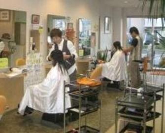 Poco a poco | 上尾のヘアサロン