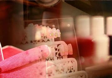 HairGardenStrawberryFieldsWhiteDoor | 与野のネイルサロン