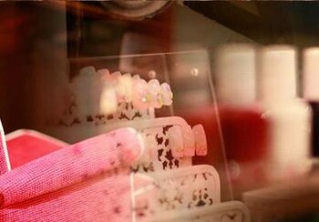 HairGardenStrawberryFieldsWhiteDoor | 与野のネイルサロン