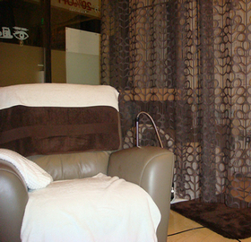 目の美容院　横浜ランドマークプラザサロン | みなとみらいのリラクゼーション