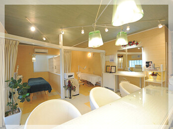 エステティック・ネイル 実南樹～アイラッシュ～