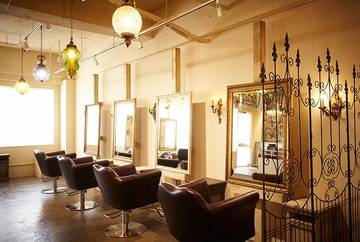 Decollage | 梅田のヘアサロン