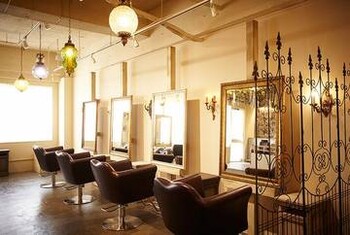 Decollage | 梅田のヘアサロン Decollage | 梅田のヘアサロン