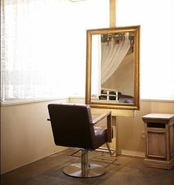 Decollage | 梅田のヘアサロン