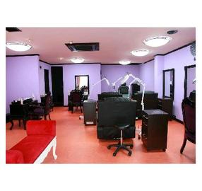 BEAUTY WORKS 魔法の手 | 八王子のアイラッシュ