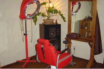 FUNNY BONE | 川越のヘアサロン