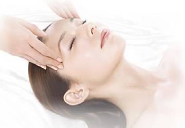 POLA THE BEAUTY 三条店 | 御池/御所/二条城のエステサロン