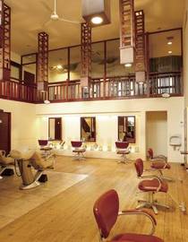 FLOWERS B.O.D | 御器所のヘアサロン