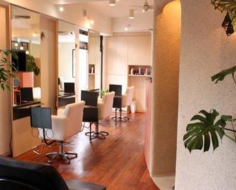 dekujin | 十三のヘアサロン