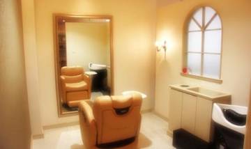 HAIR RELAXATION Queen's Berry | 摂津のヘアサロン