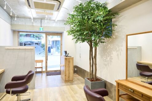 ヘアカット専門店　BLUE　FOREST.PLUS!　麻布二の橋店 | 麻布のヘアサロン