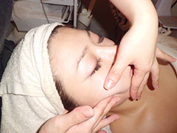 two u | 西宮のリラクゼーション