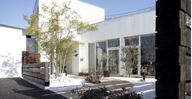 ブルーム（ＢＬＯＯＭ）本店 | 岐阜のヘアサロン