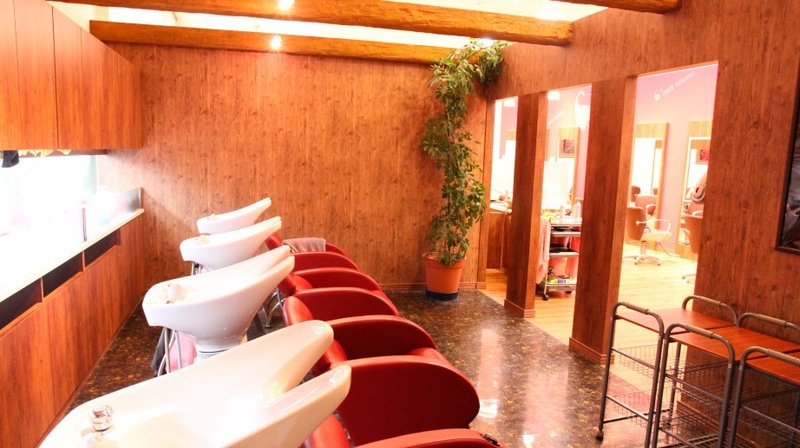 トロワギャルソン　神辺フジグラン店（美容） | 福山のヘアサロン