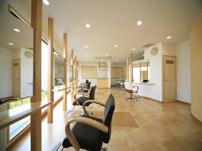 ヘアーリラックスfeat | 和歌山のヘアサロン