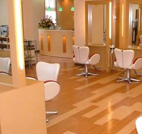 アンダーカラーズ・ティアラ | 弘前のヘアサロン