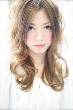 fio | 博多のヘアサロン