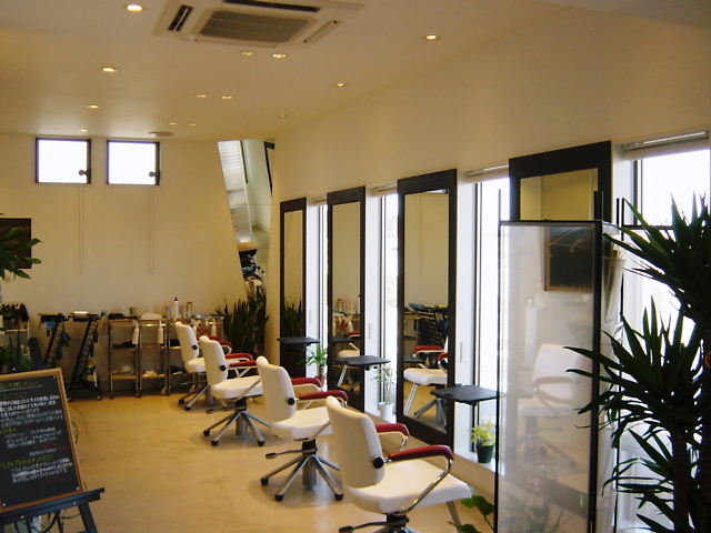 DESIGNERS HAIR Votre | 津のヘアサロン