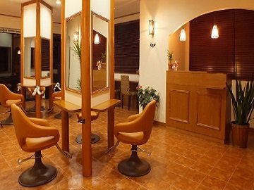 GLOW | 甲府のヘアサロン