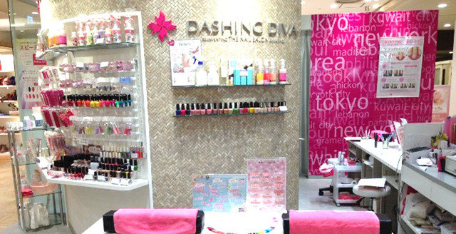 DASHING DIVA オトカリテ千里中央店 | 豊中のネイルサロン DASHING DIVA オトカリテ千里中央店 | 豊中のネイルサロン