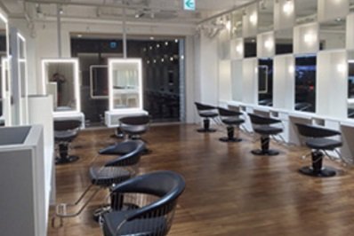 EMA LUMIERE | 津島のヘアサロン