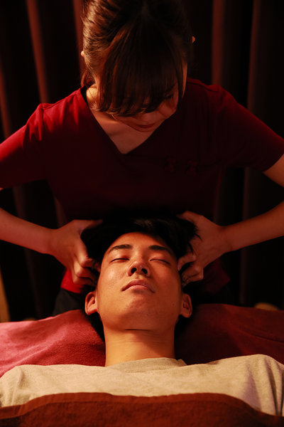 ヘッドマッサージ専門店アタマファクトリー 新橋銀座店 | 新橋のリラクゼーション ヘッドマッサージ専門店アタマファクトリー 新橋銀座店 | 新橋のリラクゼーション