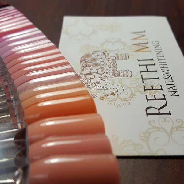 西院ネイル&ホワイトニング REETHI MM | 四条烏丸/五条/西院のネイルサロン