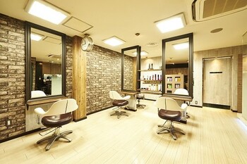 hair salon Regina | 川崎のヘアサロン