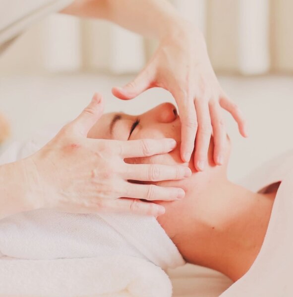 小顔・デトックスリンパ専門サロン Radiant Muse | 佐野のエステサロン